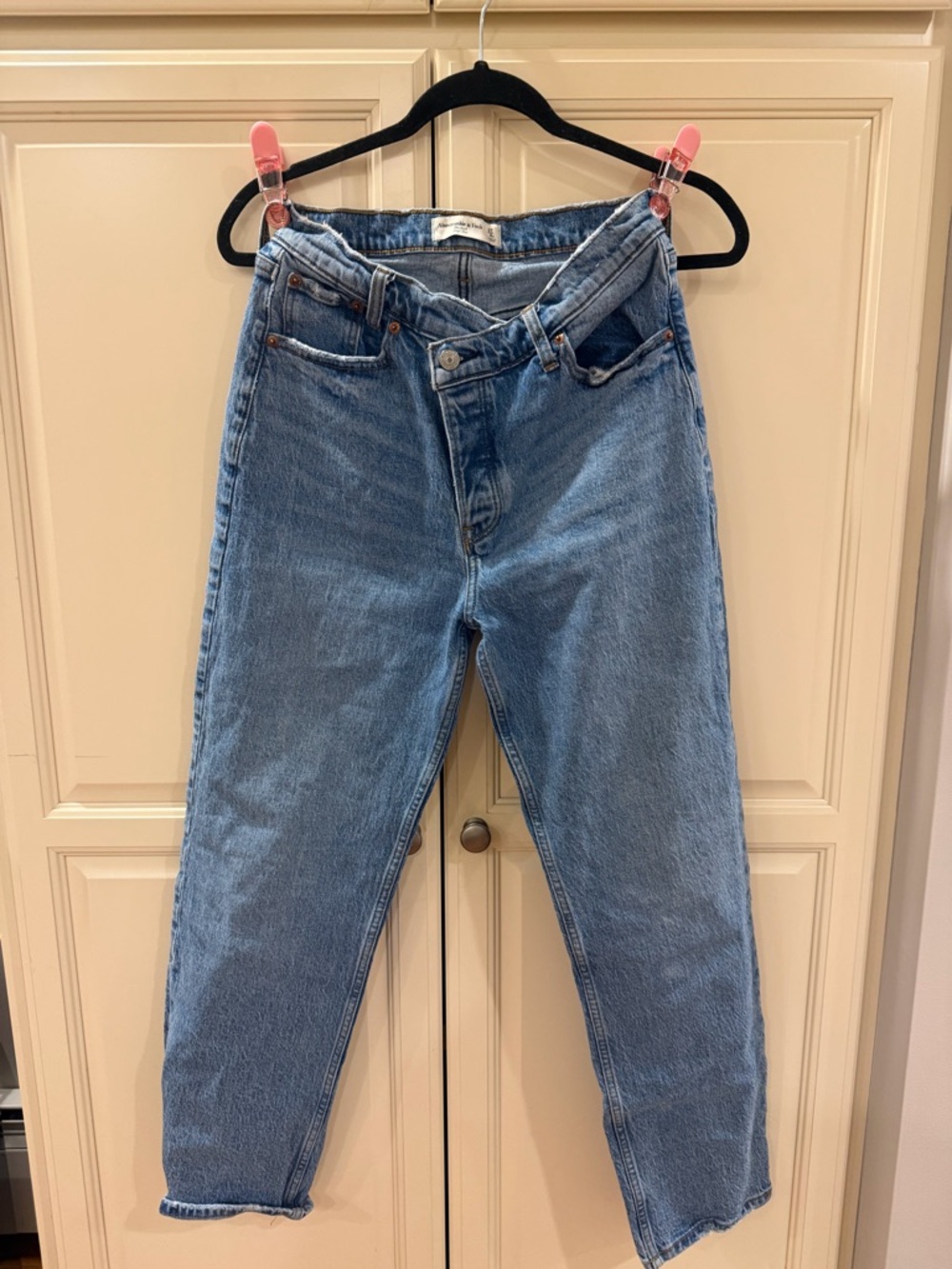 Abercrombie & Fitch High Rise Dad Jean with Asymmetrical Waist - 27S
